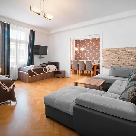 Astra 1 Apartment